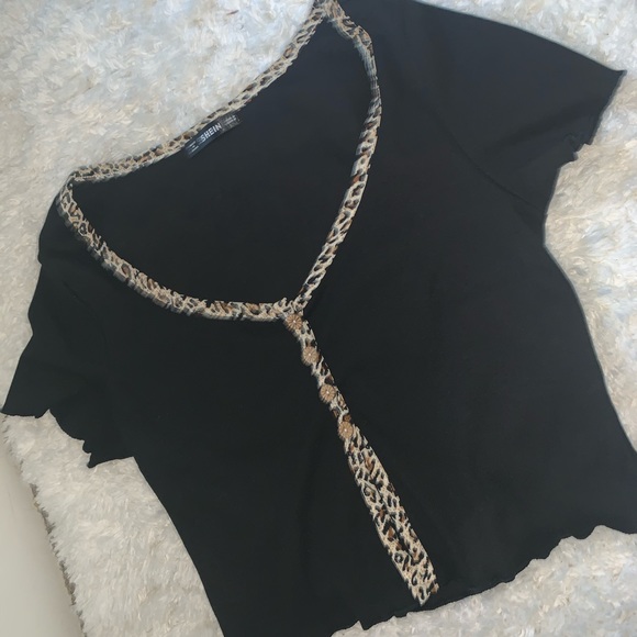 Leopard Print Crop Top❤️ - Picture 3 of 5